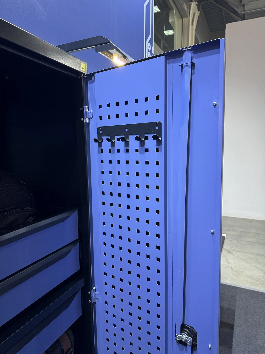 SPC 181.2B2.2S1 Шкаф антистатический 1800x1000x500 мм